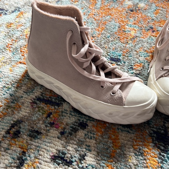 Converse light pink with fur inside - Picture 2 of 3